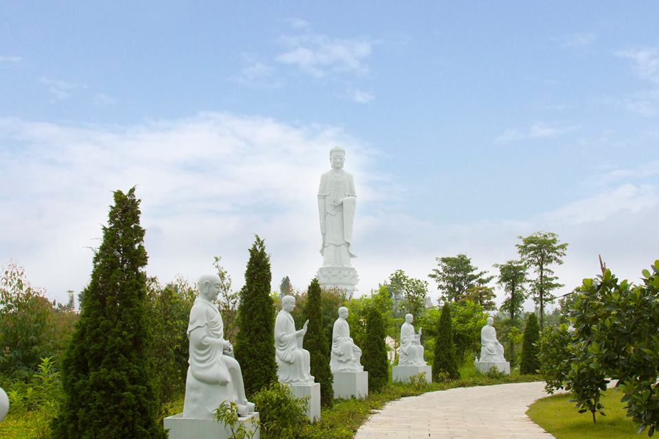 Tượng phật tại Thiên Đức Vĩnh Hằng Viên Phú Thọ
