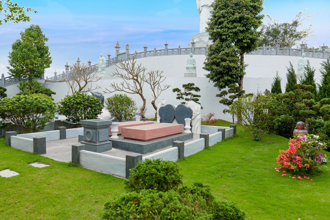 Khuôn viên mộ phần gia đình tại Thiên Đức Vĩnh Hằng Viên